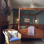 The Bull West Tanfield イン
